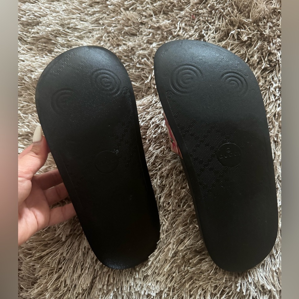 Women Gucci Slide Sandal - Picture 5 of 5
